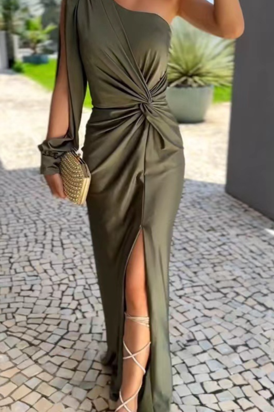 Jade | Robe longue asymétrique drapée avec fente pour femme